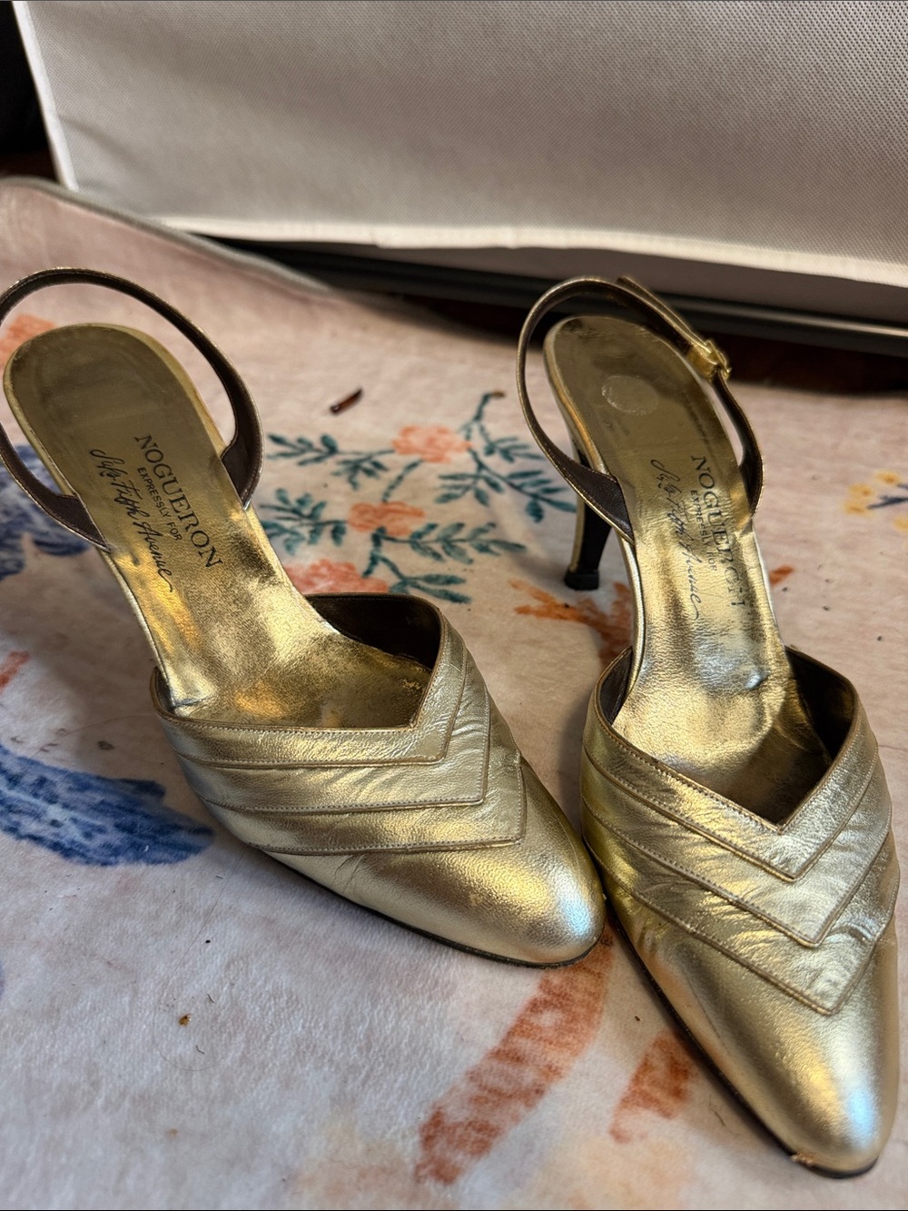 Vintage Gold Pointed-Toe Slingback Heels